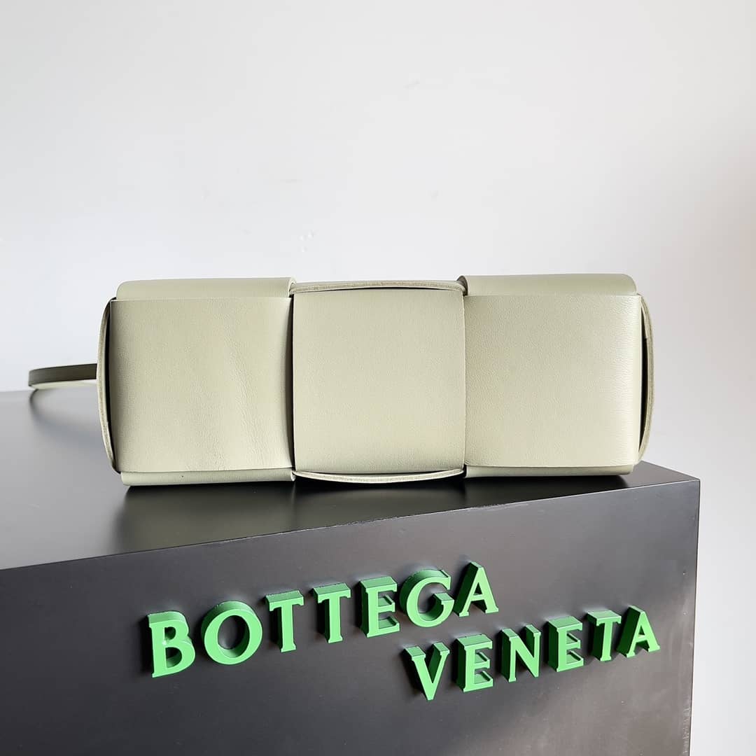Replica Bottega Veneta Intreccio Leather Mini East-West Arco Tote Bag_3_148677 Replica Bottega Veneta Intreccio Leather Mini East-West Arco Tote Bag