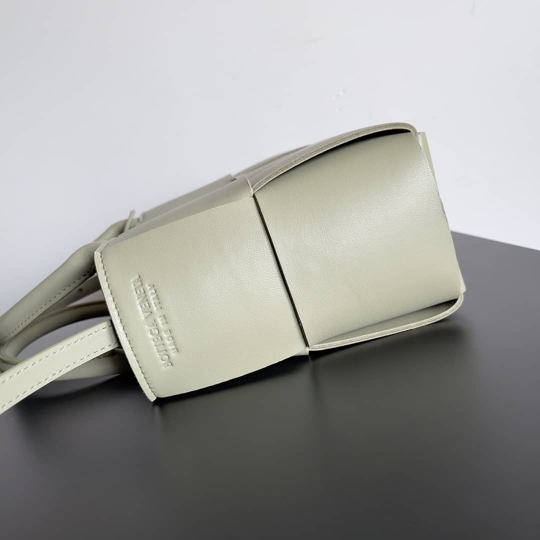 Replica Bottega Veneta Intreccio Leather Mini East-West Arco Tote Bag_4_148677 Replica Bottega Veneta Intreccio Leather Mini East-West Arco Tote Bag