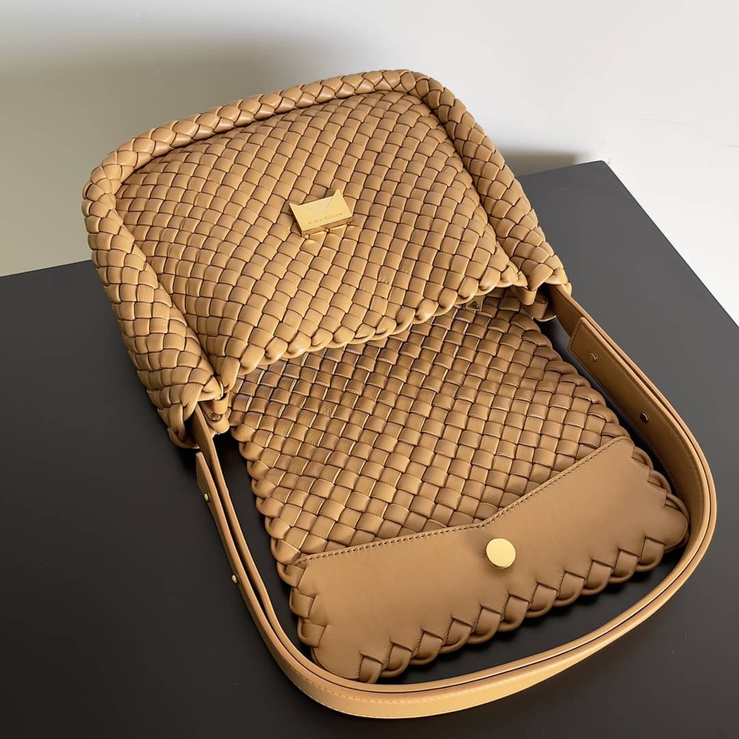 Replica Bottega Veneta Cobble Padded Intrecciato Leather Shoulder Bag_4_148787 Replica Bottega Veneta Cobble Padded Intrecciato Leather Shoulder Bag