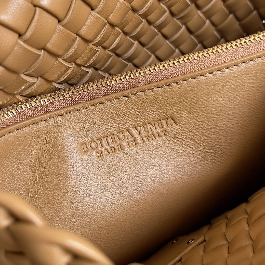 Replica Bottega Veneta Cobble Padded Intrecciato Leather Shoulder Bag_6_148787 Replica Bottega Veneta Cobble Padded Intrecciato Leather Shoulder Bag