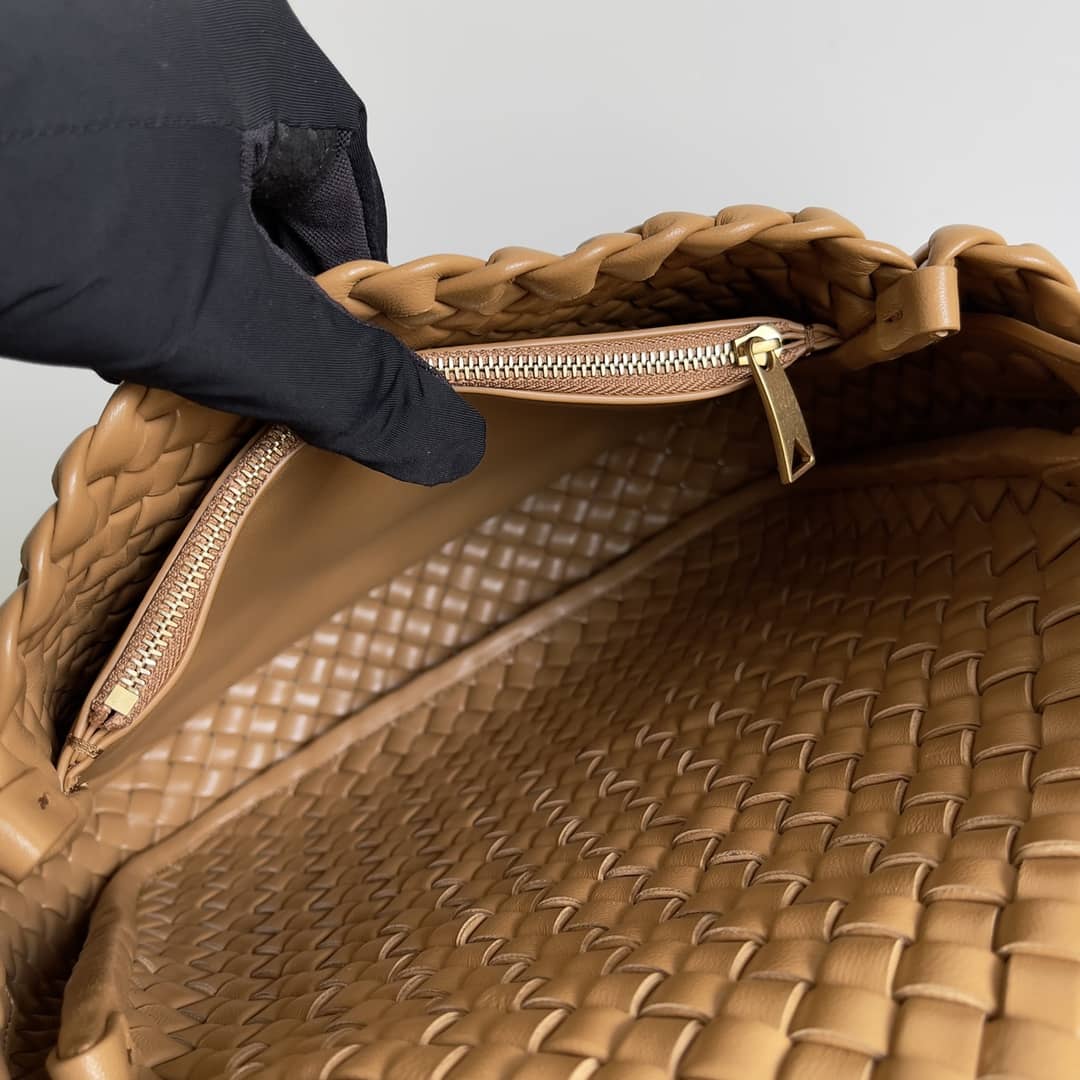 Replica Bottega Veneta Cobble Padded Intrecciato Leather Shoulder Bag_8_148787 Replica Bottega Veneta Cobble Padded Intrecciato Leather Shoulder Bag
