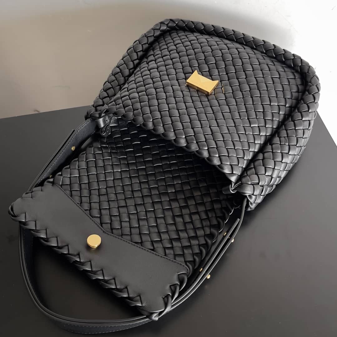 Replica Bottega Veneta Cobble Padded Intrecciato Leather Shoulder Bag_4_148837 Replica Bottega Veneta Cobble Padded Intrecciato Leather Shoulder Bag