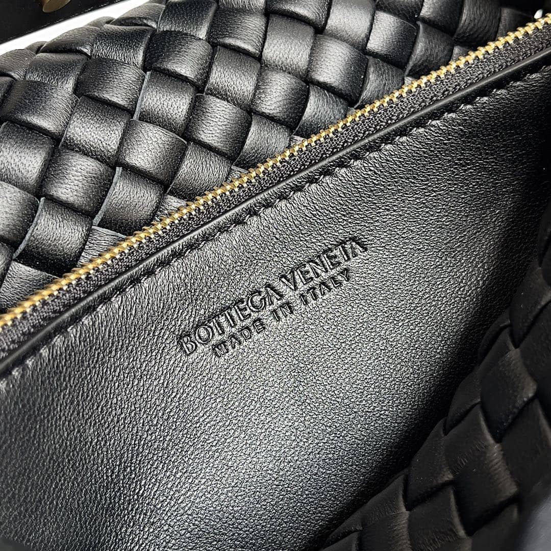 Replica Bottega Veneta Cobble Padded Intrecciato Leather Shoulder Bag_6_148837 Replica Bottega Veneta Cobble Padded Intrecciato Leather Shoulder Bag