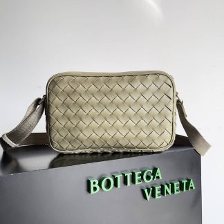 Replica Bottega Veneta Classic Intrecciato Camera Bag