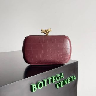 Replica Bottega Veneta Leather Knot Clutch