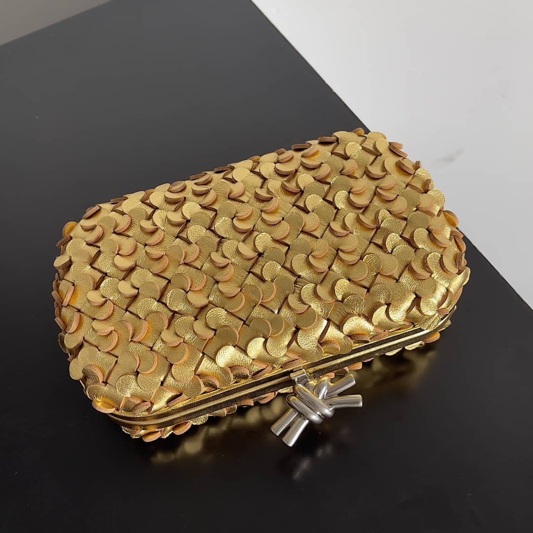 Replica Bottega Veneta Lambskin Intrecciato Minaudiere Knot Clutch_2_149747 Replica Bottega Veneta Lambskin Intrecciato Minaudiere Knot Clutch