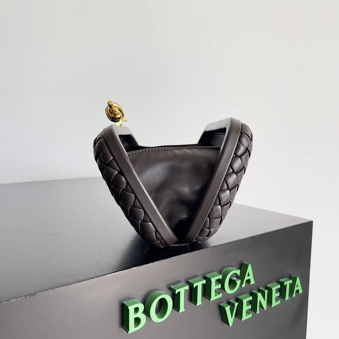 Replica Bottega Veneta Lambskin Intrecciato Minaudiere Knot Clutch_5_149827 Replica Bottega Veneta Lambskin Intrecciato Minaudiere Knot Clutch