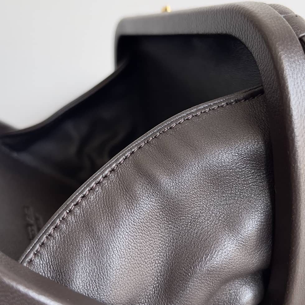 Replica Bottega Veneta Lambskin Intrecciato Minaudiere Knot Clutch_6_149827 Replica Bottega Veneta Lambskin Intrecciato Minaudiere Knot Clutch
