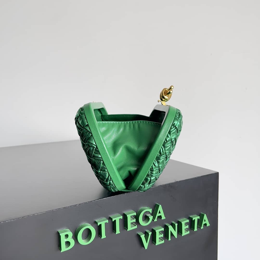 Replica Bottega Veneta Lambskin Intrecciato Minaudiere Knot Clutch_5_149847 Replica Bottega Veneta Lambskin Intrecciato Minaudiere Knot Clutch