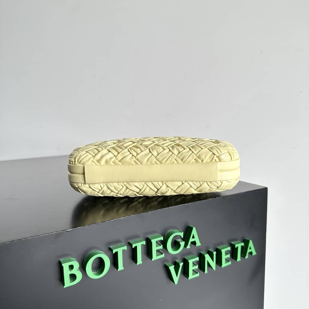 Replica Bottega Veneta Lambskin Intrecciato Minaudiere Knot Clutch_2_149857 Replica Bottega Veneta Lambskin Intrecciato Minaudiere Knot Clutch
