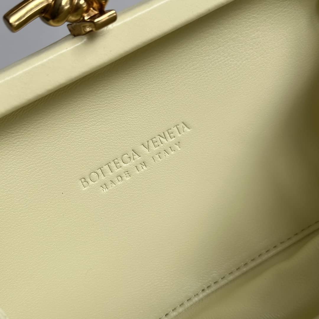 Replica Bottega Veneta Lambskin Intrecciato Minaudiere Knot Clutch_6_149857 Replica Bottega Veneta Lambskin Intrecciato Minaudiere Knot Clutch