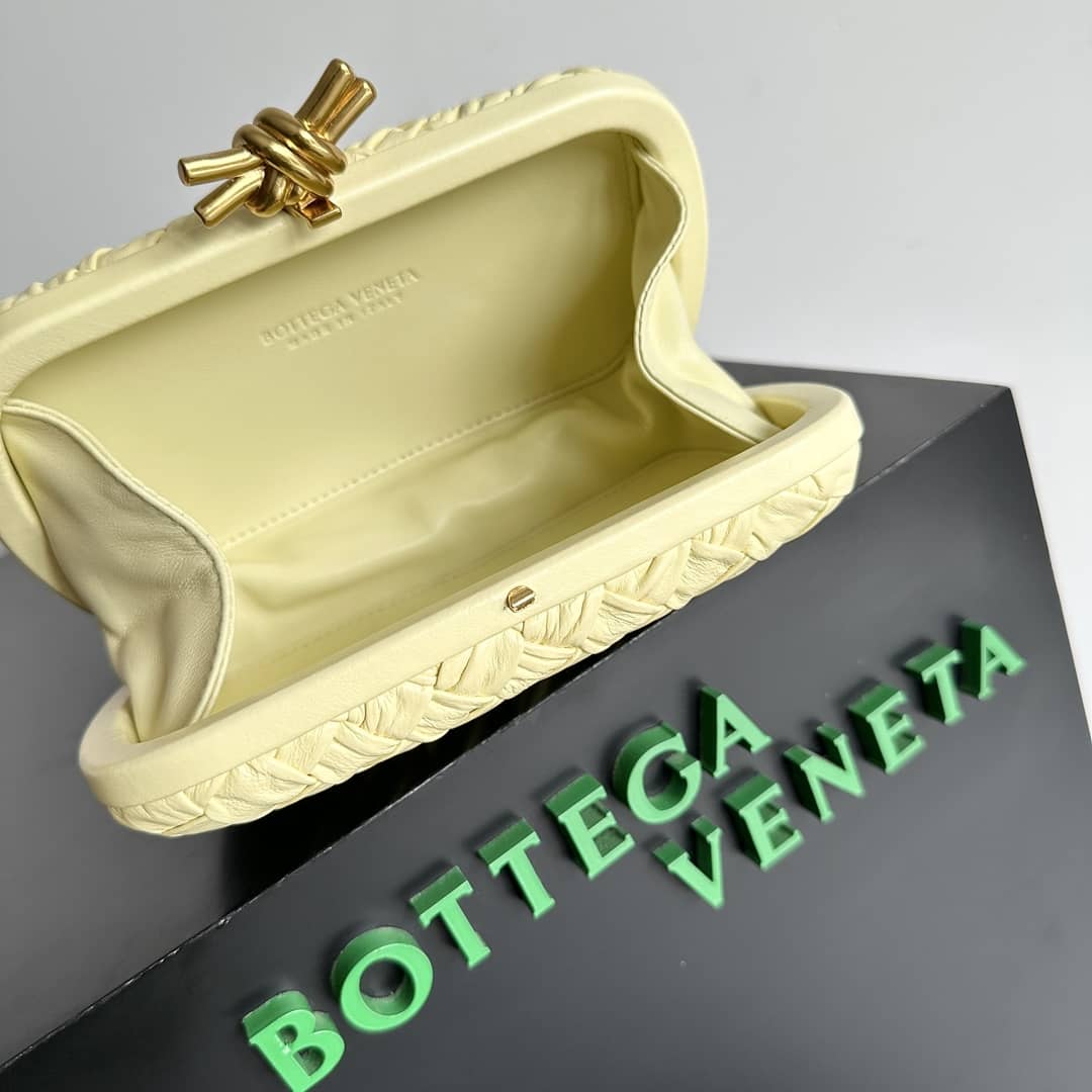 Replica Bottega Veneta Lambskin Intrecciato Minaudiere Knot Clutch_8_149857 Replica Bottega Veneta Lambskin Intrecciato Minaudiere Knot Clutch