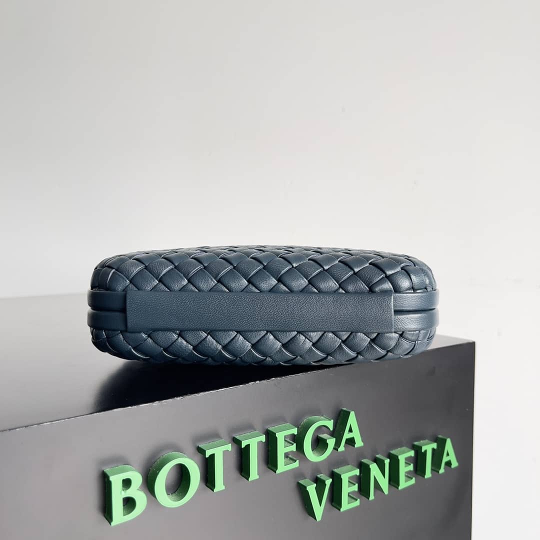 Replica Bottega Veneta Lambskin Intrecciato Minaudiere Knot Clutch_2_149897 Replica Bottega Veneta Lambskin Intrecciato Minaudiere Knot Clutch
