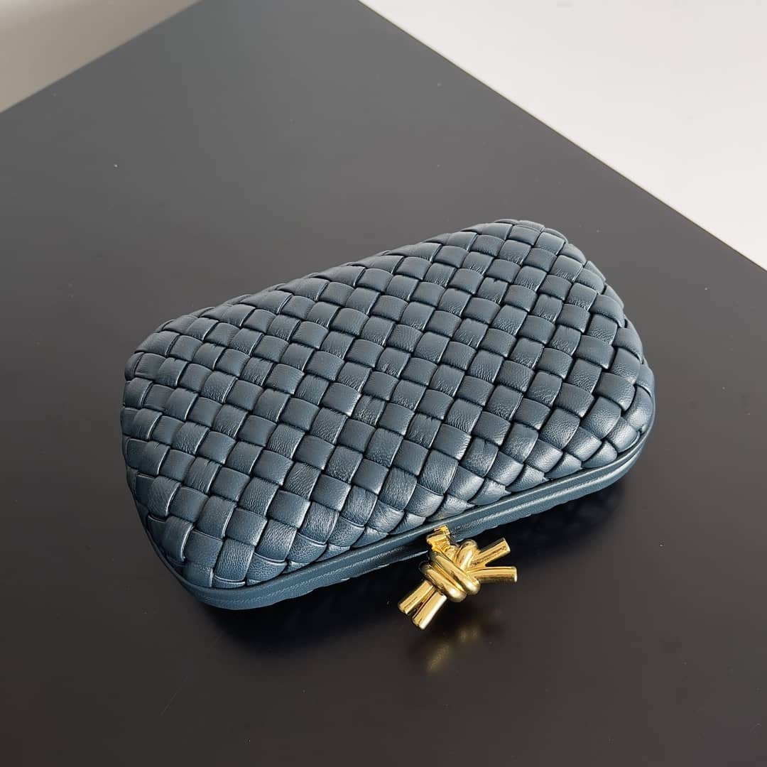 Replica Bottega Veneta Lambskin Intrecciato Minaudiere Knot Clutch_4_149897 Replica Bottega Veneta Lambskin Intrecciato Minaudiere Knot Clutch