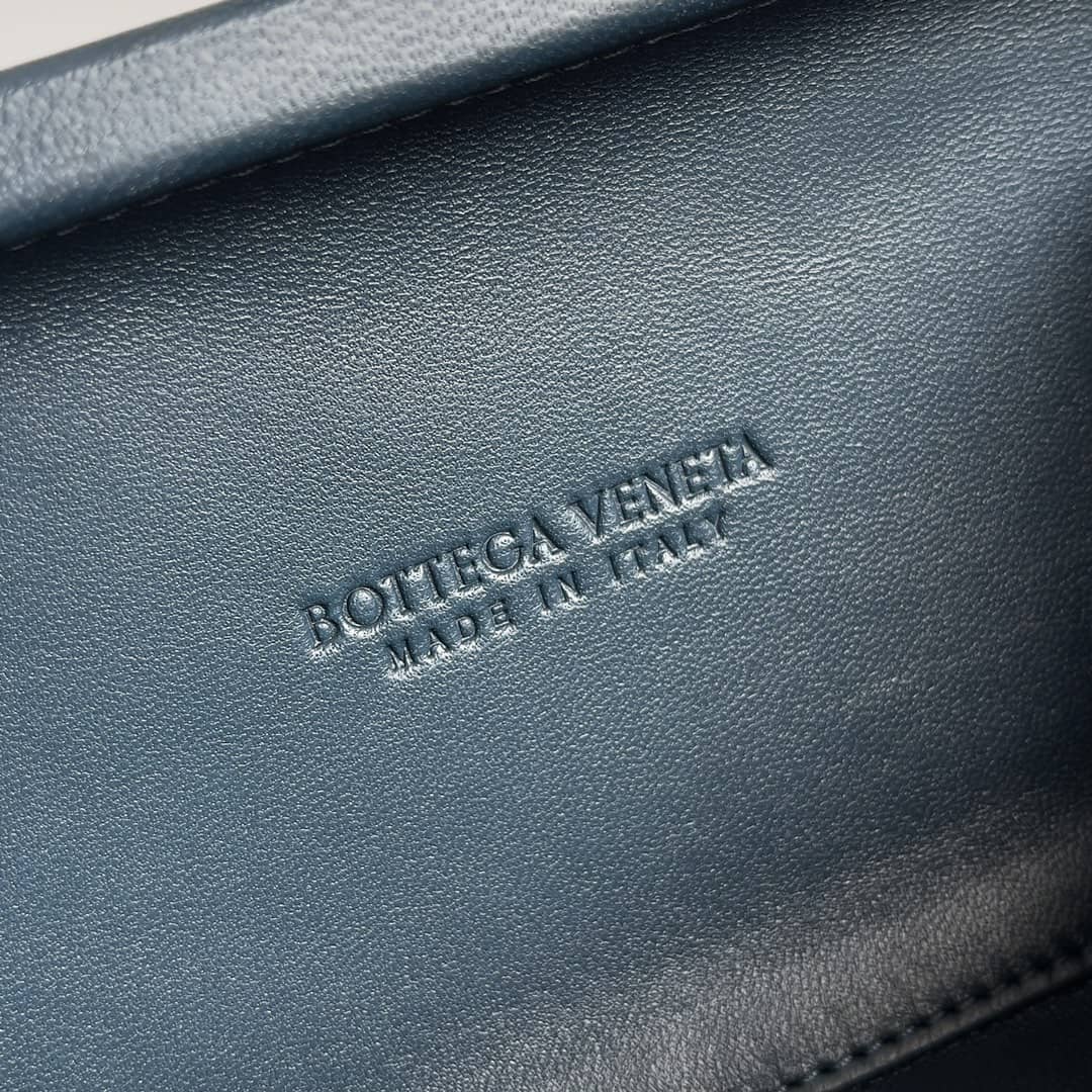 Replica Bottega Veneta Lambskin Intrecciato Minaudiere Knot Clutch_5_149897 Replica Bottega Veneta Lambskin Intrecciato Minaudiere Knot Clutch