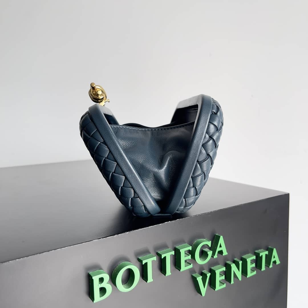 Replica Bottega Veneta Lambskin Intrecciato Minaudiere Knot Clutch_6_149897 Replica Bottega Veneta Lambskin Intrecciato Minaudiere Knot Clutch