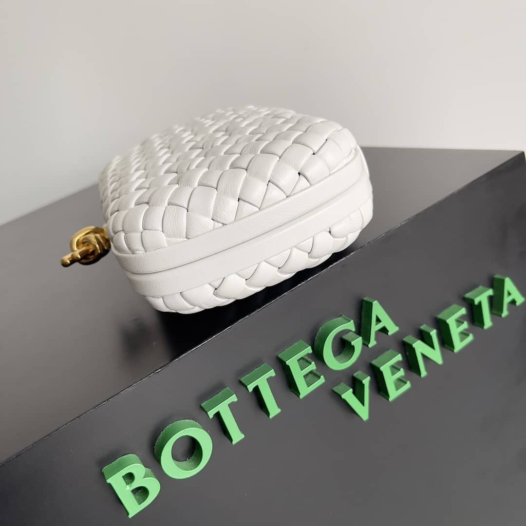Replica Bottega Veneta Lambskin Intrecciato Minaudiere Knot Clutch_2_149907 Replica Bottega Veneta Lambskin Intrecciato Minaudiere Knot Clutch