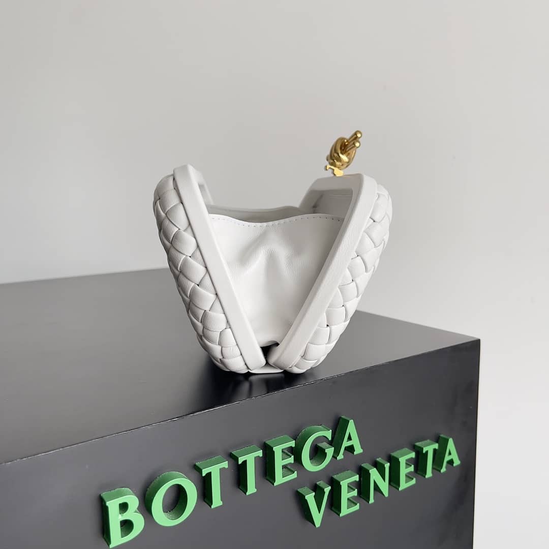 Replica Bottega Veneta Lambskin Intrecciato Minaudiere Knot Clutch_4_149907 Replica Bottega Veneta Lambskin Intrecciato Minaudiere Knot Clutch