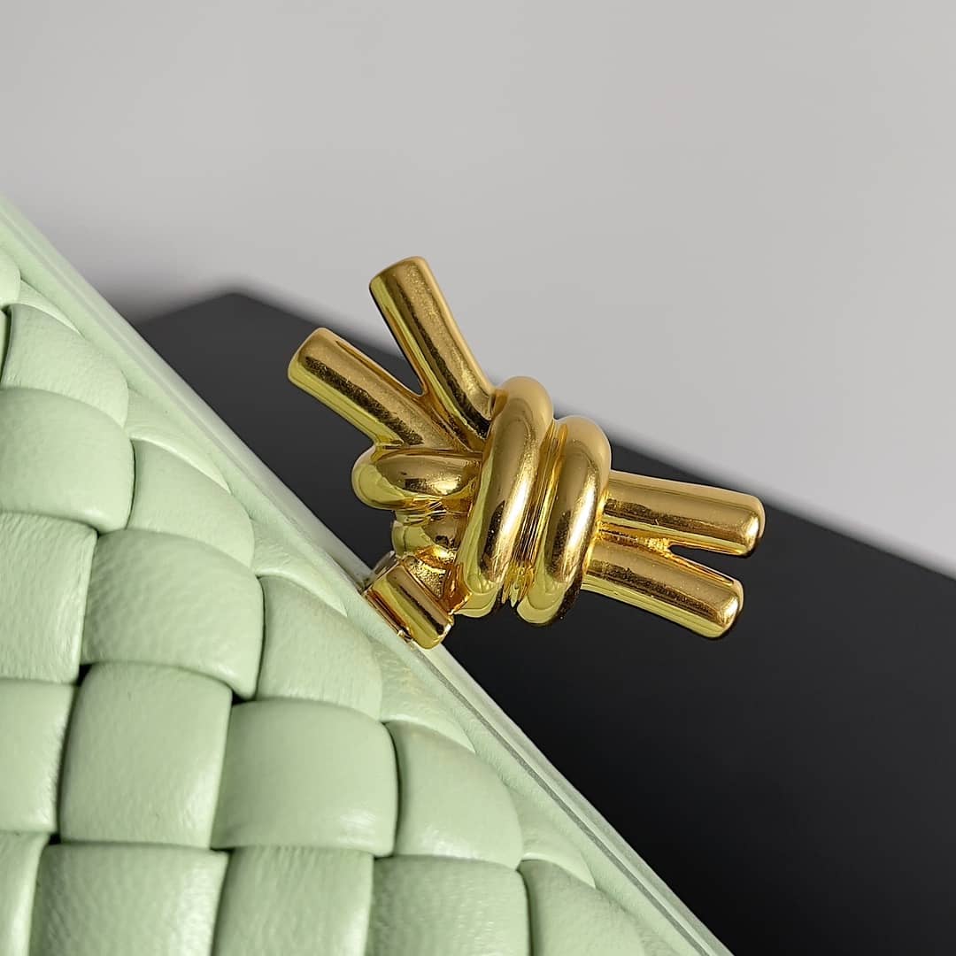 Replica Bottega Veneta Lambskin Intrecciato Minaudiere Knot Clutch_2_150027 Replica Bottega Veneta Lambskin Intrecciato Minaudiere Knot Clutch
