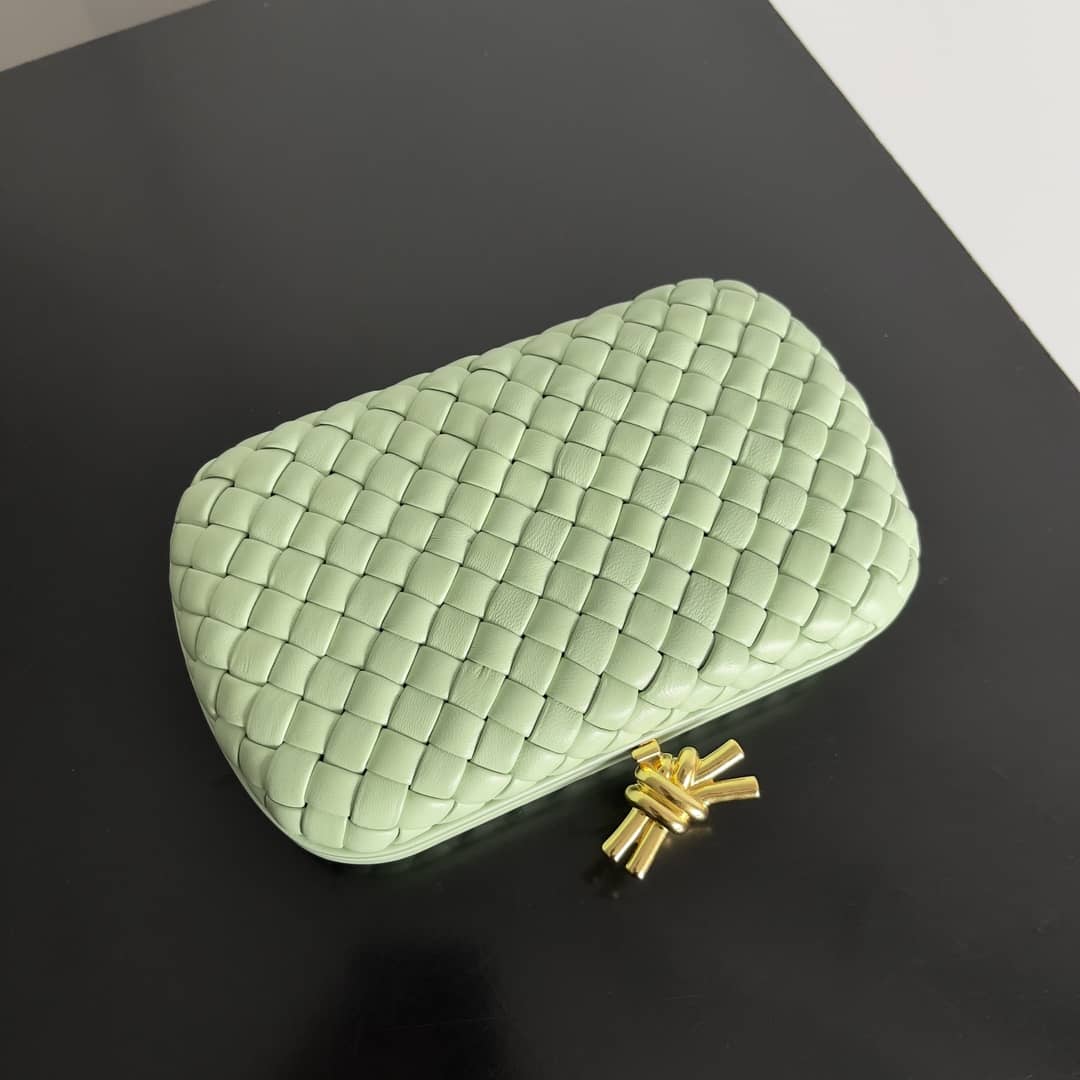 Replica Bottega Veneta Lambskin Intrecciato Minaudiere Knot Clutch_4_150027 Replica Bottega Veneta Lambskin Intrecciato Minaudiere Knot Clutch