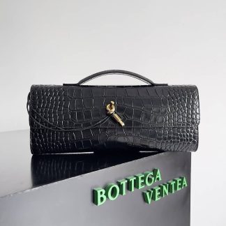 Replica Bottega Veneta Leather Andiamo Clutch with Handle