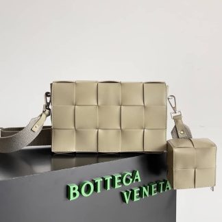 Replica Bottega Veneta Cassette Intrecciato Leather Messenger Bag
