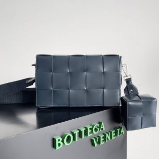Replica Bottega Veneta Cassette Intrecciato Leather Messenger Bag