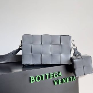 Replica Bottega Veneta Cassette Intrecciato Leather Messenger Bag