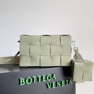Replica Bottega Veneta Cassette Intrecciato Leather Messenger Bag