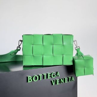 Replica Bottega Veneta Cassette Intrecciato Leather Messenger Bag