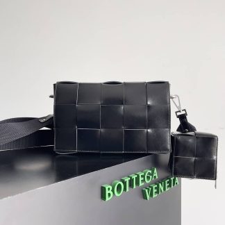Replica Bottega Veneta Cassette Intrecciato Leather Messenger Bag