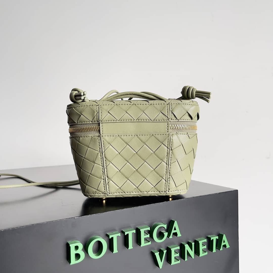 Replica Bottega Veneta Small Vanity Case On Strap_4_151986 Replica Bottega Veneta Small Vanity Case On Strap