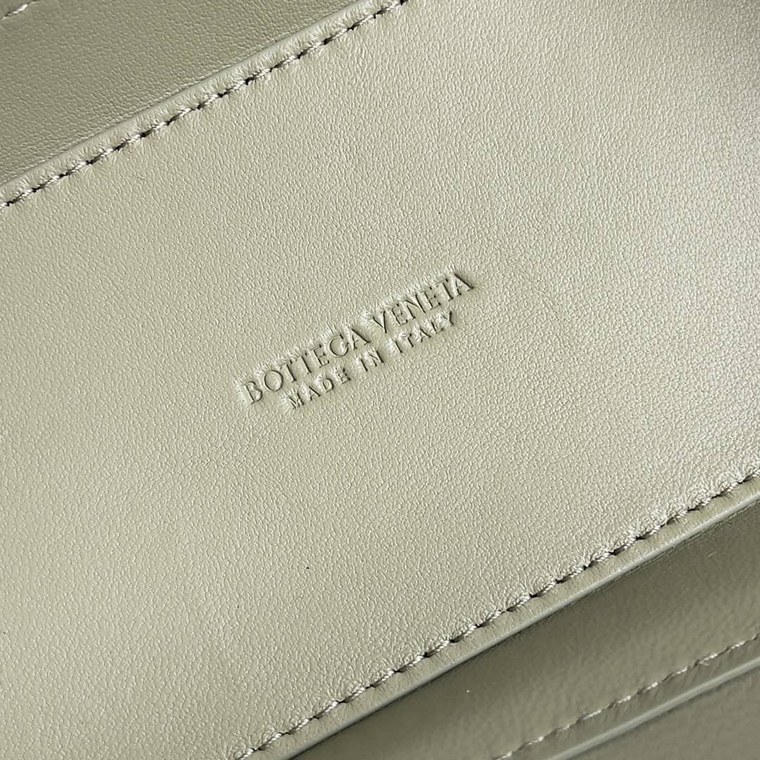 Replica Bottega Veneta Small Vanity Case On Strap_7_151986 Replica Bottega Veneta Small Vanity Case On Strap