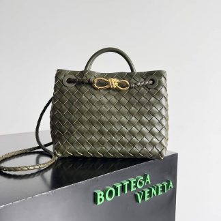 Replica Bottega Veneta Andiamo Intrecciato Small Top handle bag
