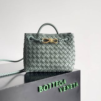 Replica Bottega Veneta Andiamo Intrecciato Small Top handle bag
