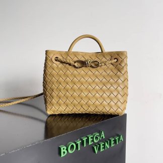 Replica Bottega Veneta Andiamo Intrecciato Small Top handle bag
