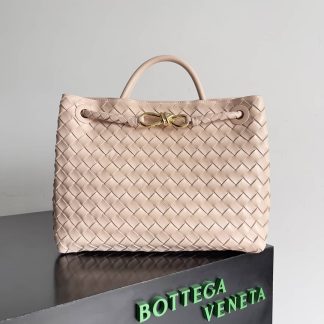 Replica Bottega Veneta Andiamo Intrecciato Medium Top handle bag