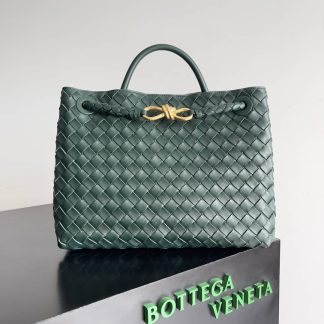 Replica Bottega Veneta Andiamo Intrecciato Medium Top handle bag