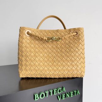 Replica Bottega Veneta Andiamo Intrecciato Medium Top handle bag