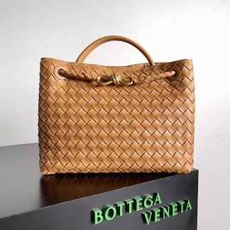 Replica Bottega Veneta Andiamo Intrecciato Medium Top handle bag