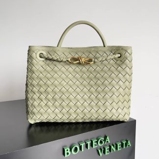 Replica Bottega Veneta Andiamo Intrecciato Medium Top handle bag