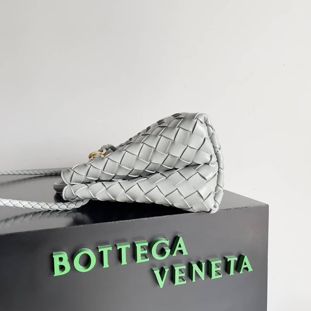 Replica Bottega Veneta Intrecciato Andiamo Small East/West Bag_3_153274 Replica Bottega Veneta Intrecciato Andiamo Small East/West Bag