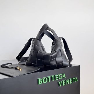 Replica Bottega Veneta Intrecciato Leather Cassette Bowling Bag