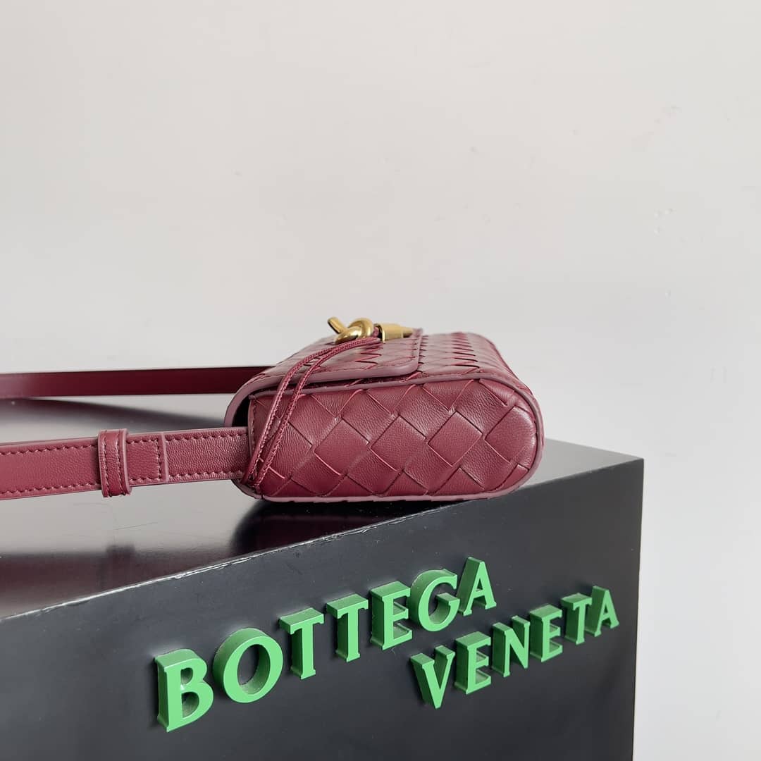 Replica Bottega Veneta Mini Andiamo Intrecciato Lambskin Crossbody Bag_4_153444 Replica Bottega Veneta Mini Andiamo Intrecciato Lambskin Crossbody Bag