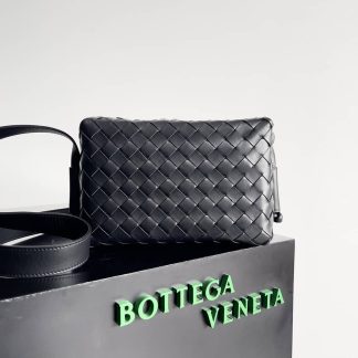 Replica Bottega Veneta Intrecciato leather crossbody bag
