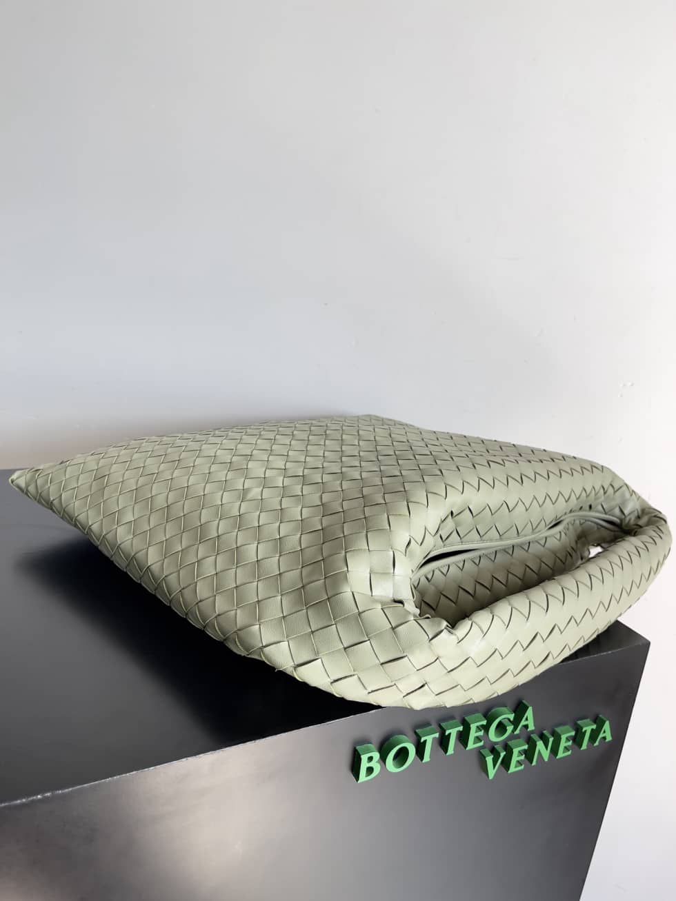 Replica Bottega Veneta Hop Intrecciato leather Medium Hobo bag_2_153864 Replica Bottega Veneta Hop Intrecciato leather Medium Hobo bag