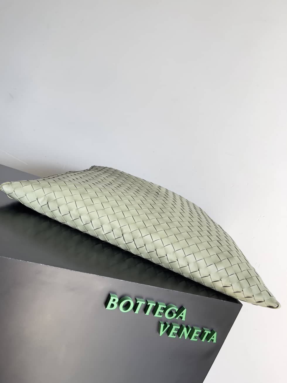 Replica Bottega Veneta Hop Intrecciato leather Medium Hobo bag_5_153864 Replica Bottega Veneta Hop Intrecciato leather Medium Hobo bag