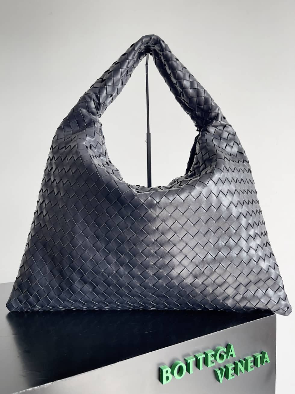 Replica Bottega Veneta Hop Intrecciato leather Medium Hobo bag_10_153904 Replica Bottega Veneta Hop Intrecciato leather Medium Hobo bag