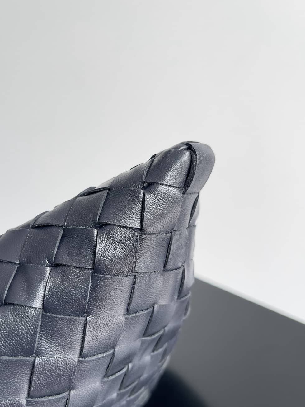 Replica Bottega Veneta Hop Intrecciato leather Medium Hobo bag_3_153904 Replica Bottega Veneta Hop Intrecciato leather Medium Hobo bag