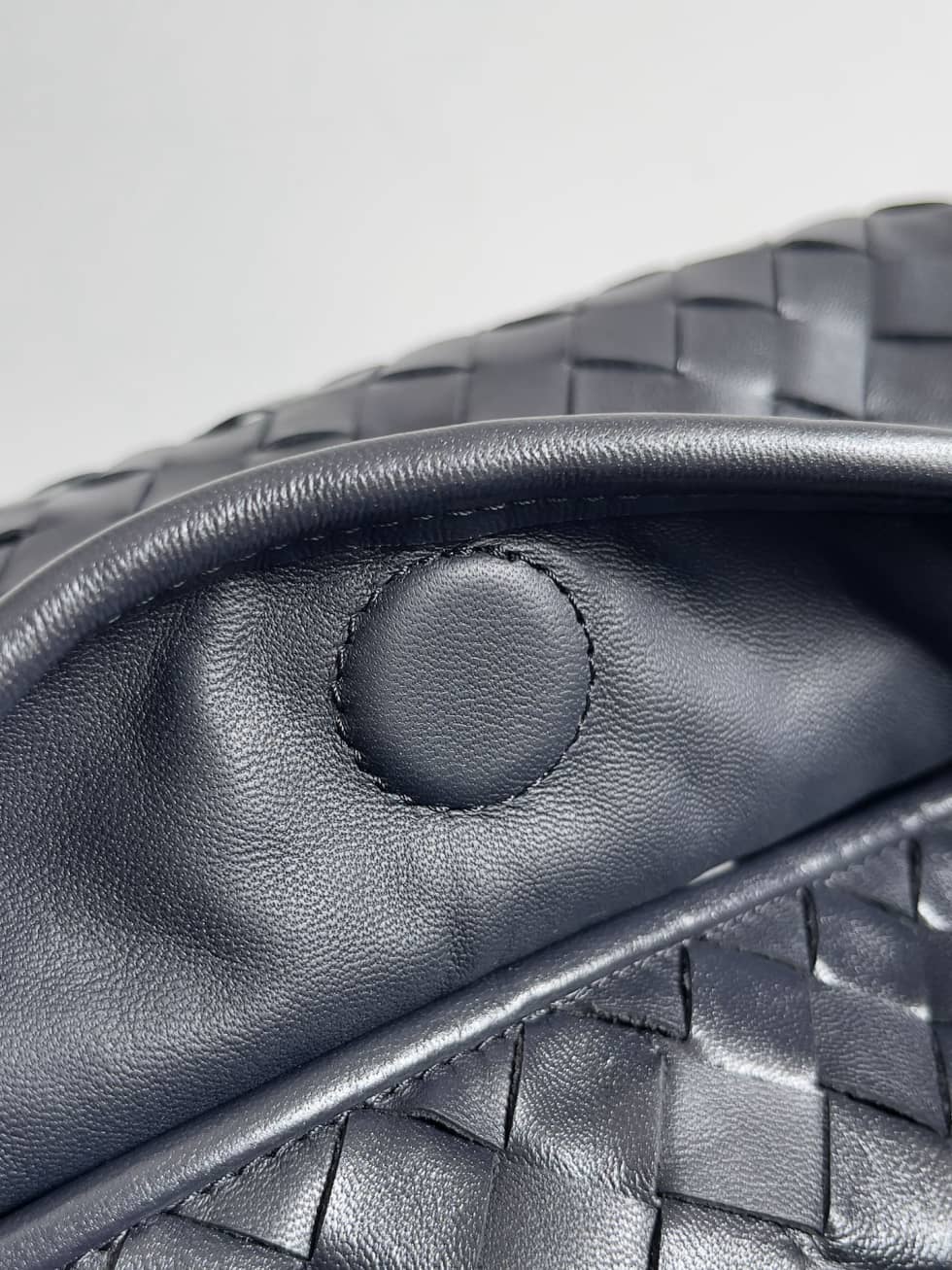 Replica Bottega Veneta Hop Intrecciato leather Medium Hobo bag_5_153904 Replica Bottega Veneta Hop Intrecciato leather Medium Hobo bag
